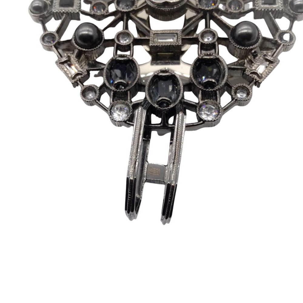 CHANEL GUNMETAL 2017 CRYSTAL EMBELLISHED CC LOGO TRIPLE STRAND PEARL NECKLACE - Picture 8 of 13